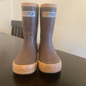 Xtratuf toddler boots - size 8